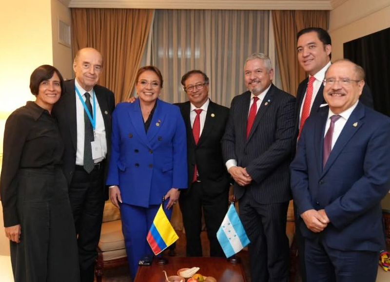 La ONU, el Vaticano y Estados Unidos deben vigilar las elecciones en Colombia: Álvaro Leyva